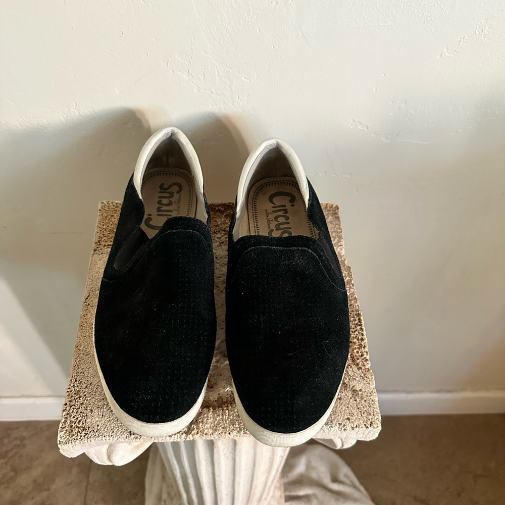 Sam Edelman black suede slip on shoes size 8